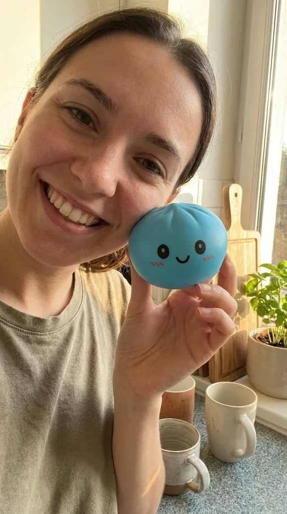 Dumpling Squishy Mystery Box Yllätyspakkaus arjen keskellä