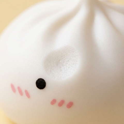Giant Dumpling Squishy XXL 25 cm makrokuva vaahdon pinnasta