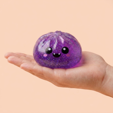 Dumpling Squishy Halloween Set de 5 kädessä — kokovertailu