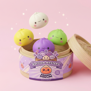 Dumpling Squishy Mystery Box 12 kpl Bambukoreilla puristettuna kädessä