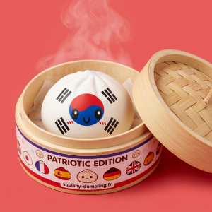 Flag Squishy Dumpling Etelä-Korea bambutyylisessä höyrykorirasiassaan