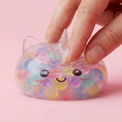 Bubble Dumpling Squishy Yksisarvinen Pastelli puristettuna kädessä