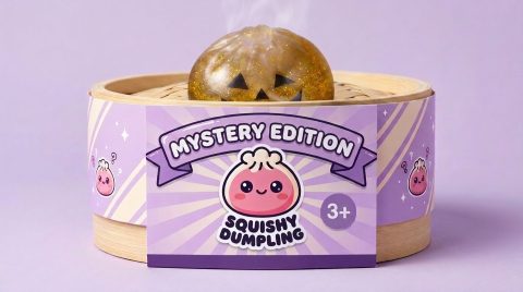 Squishy Dumpling Vampire Mystery Karmiininpunainen bambutyylisessä höyrytyskorissa