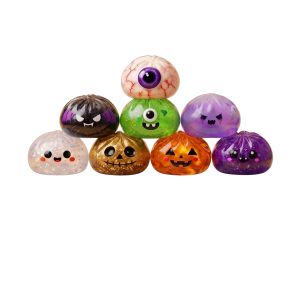 Squishy Dumpling Halloween XXL -setti (8 kpl) puristettuna kädessä